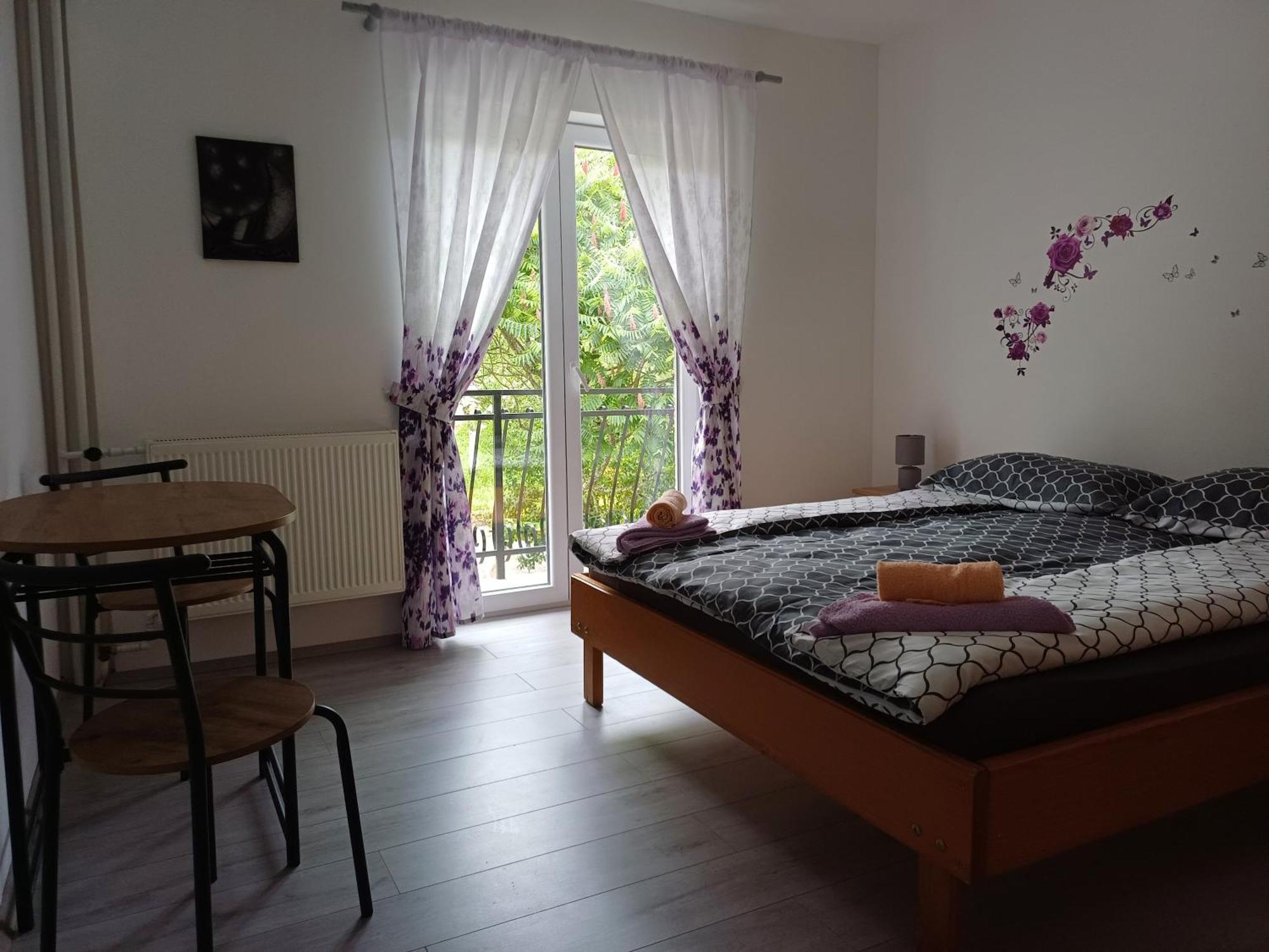 Apartma Ginga Osilnica المظهر الخارجي الصورة