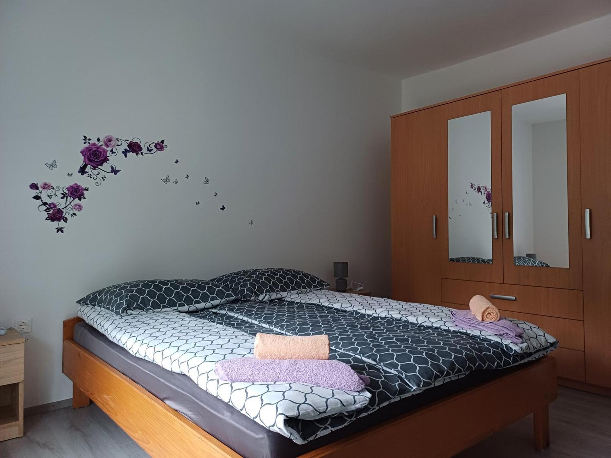 Apartma Ginga Osilnica المظهر الخارجي الصورة