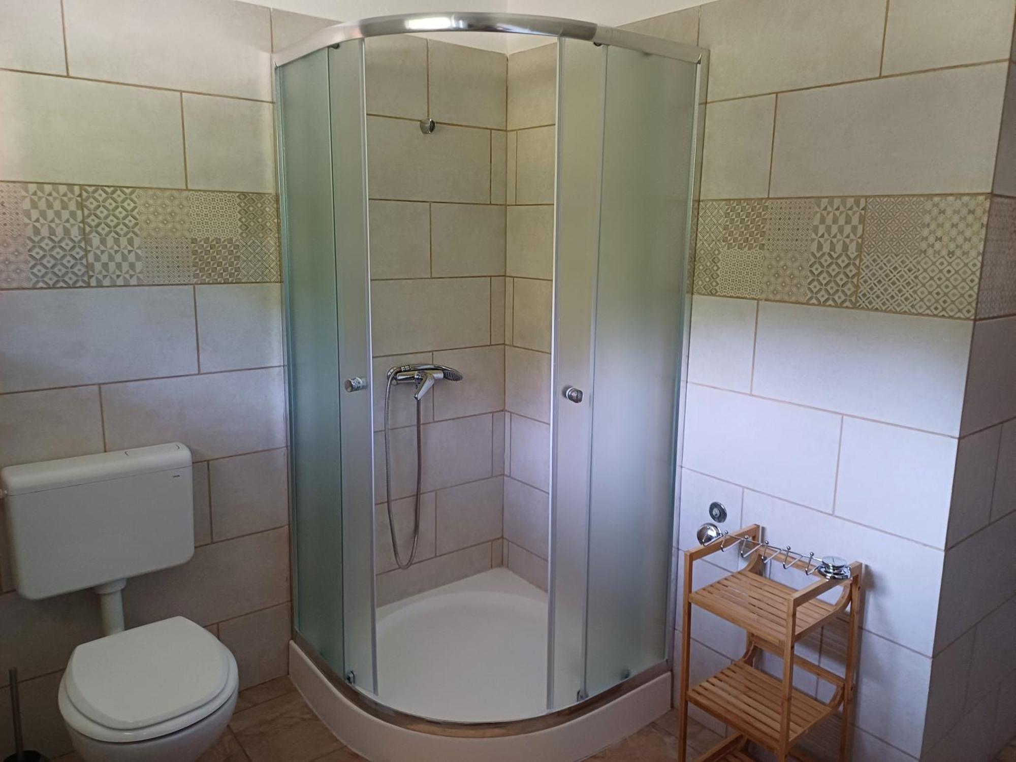 Apartma Ginga Osilnica المظهر الخارجي الصورة